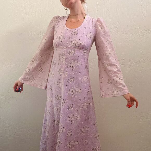 Vintage 1970's Purple Floral Print Flare Sleeve Maxi Dress - Picture 7 of 7